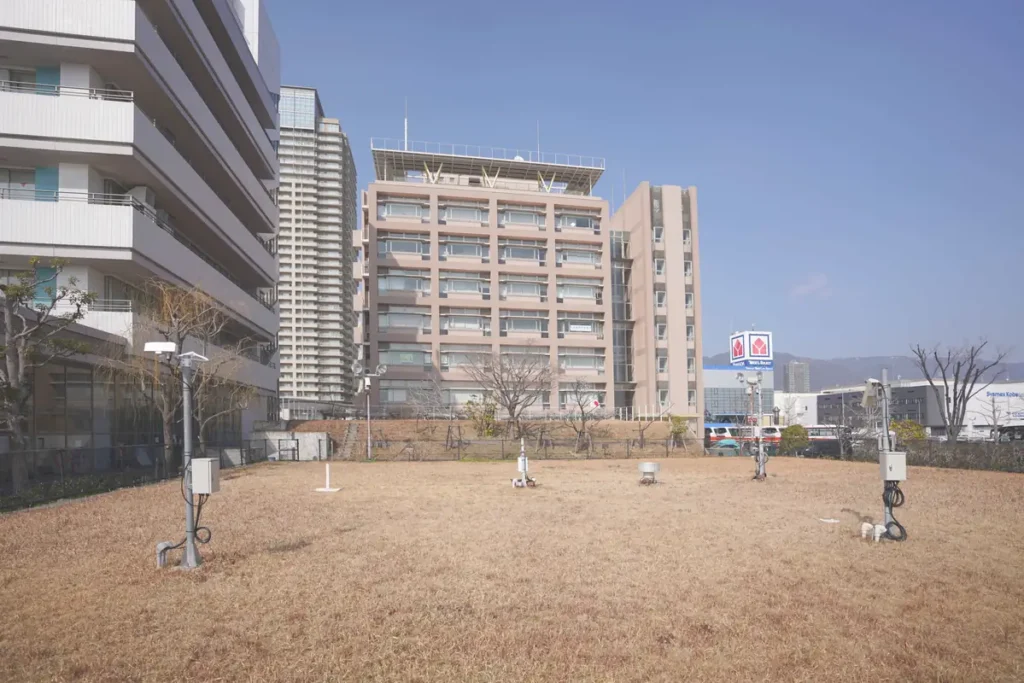 神戸気象台　露場２
