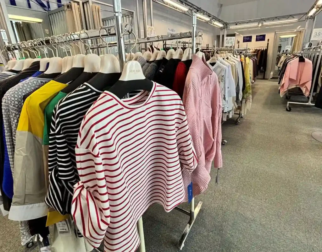 ラピーヌ アウトレットショップ店内