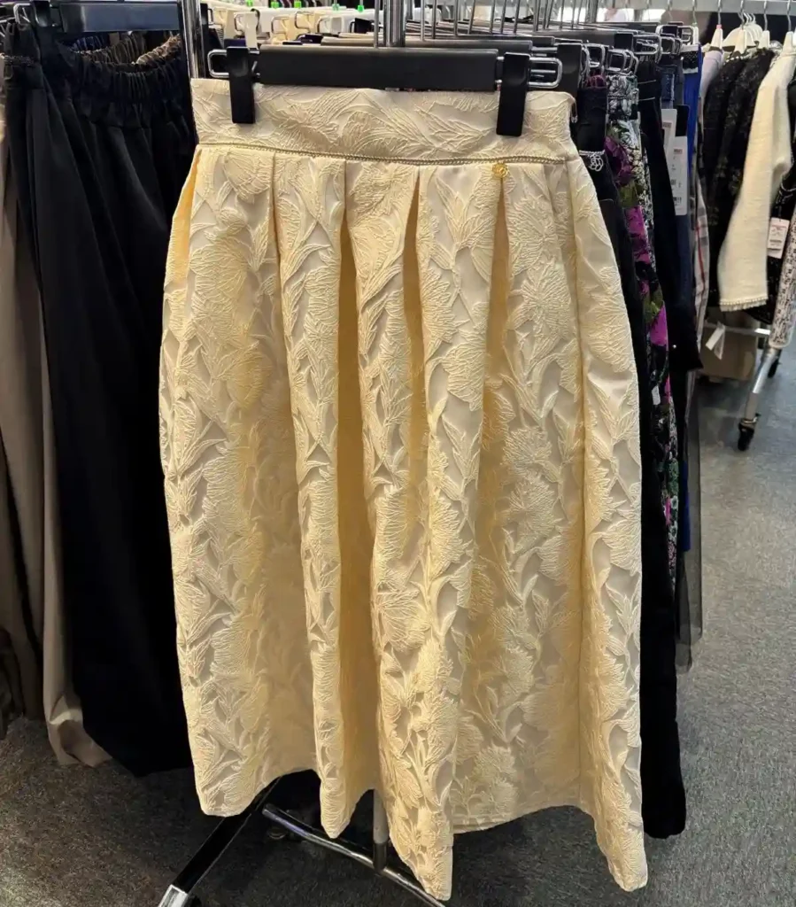 ラピーヌ アウトレットショップ スカート