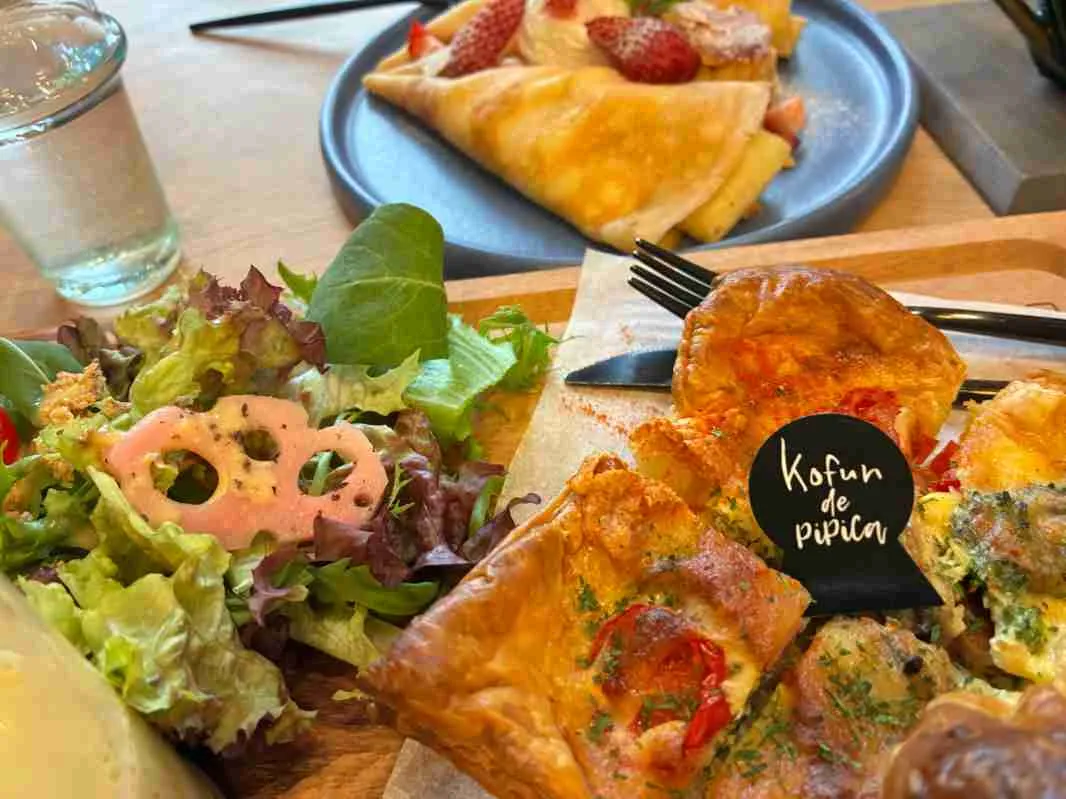 【高槻】古墳にOMOIを馳せるIRODORIカレーパイをぜひ！｜お洒落カフェ