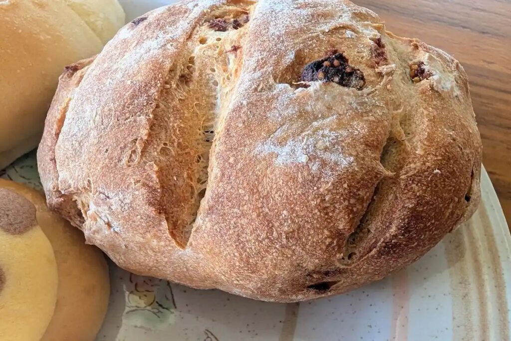 天然酵母いちじくパン