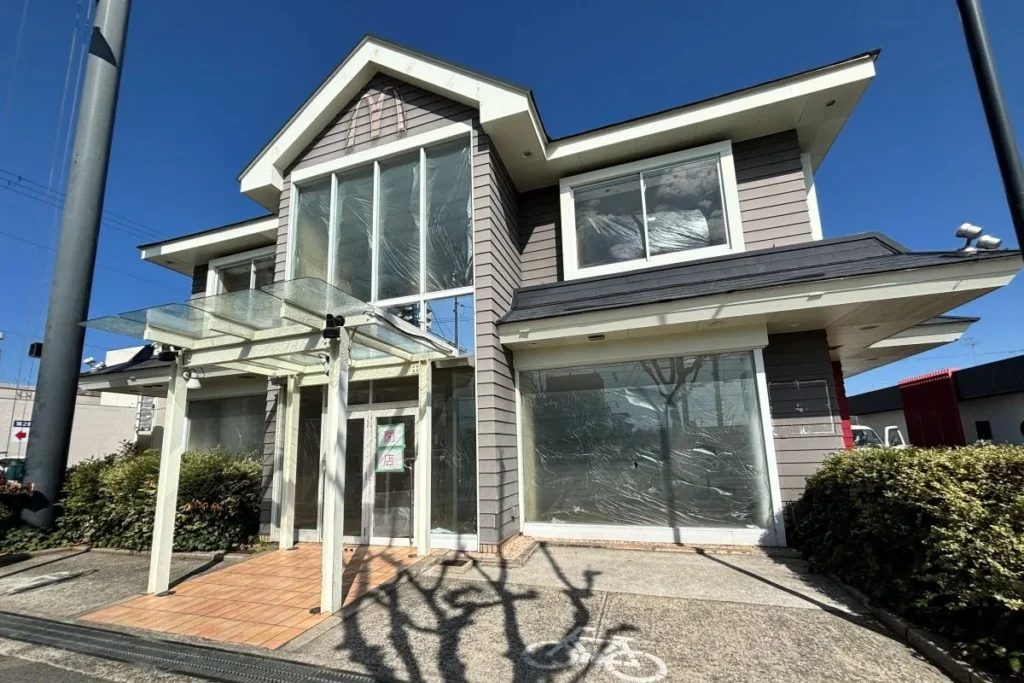 マクドナルド牧落店 閉店した店舗外観