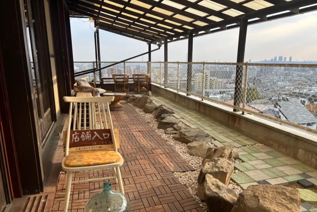 「豆狸珈琲店」テラス