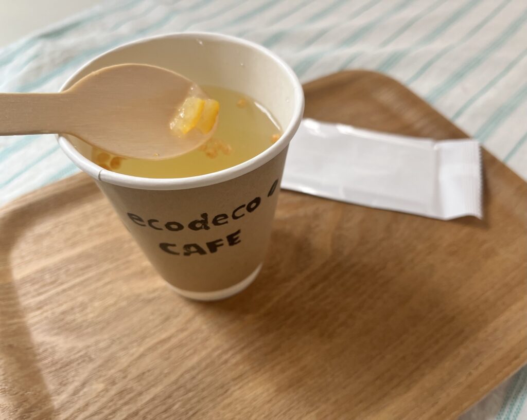 ecodeco 柚子茶 小屋の中で