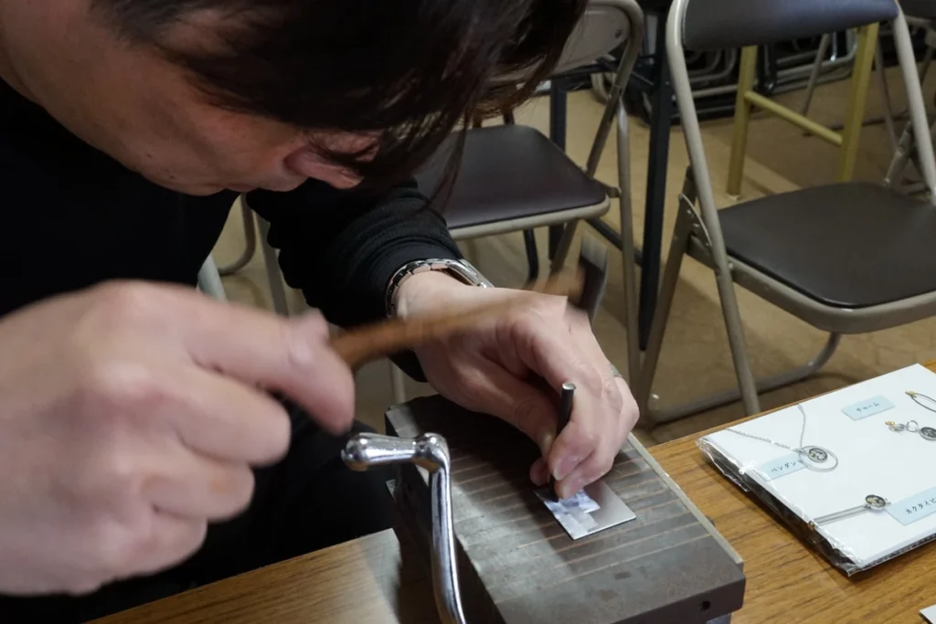 中島象嵌　布目切り