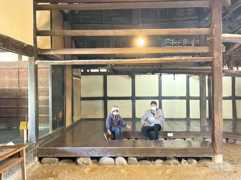 日本民家集落博物館　囲炉裏スペース