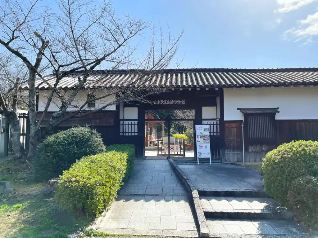 日本民家集落博物館　長屋門