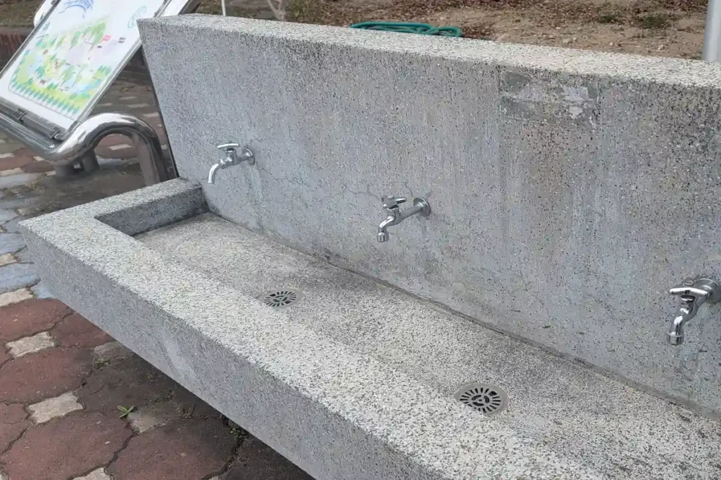 ウォーターランドの水道