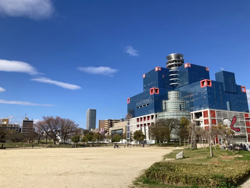 扇町公園の遊具工事の公園のヒキ