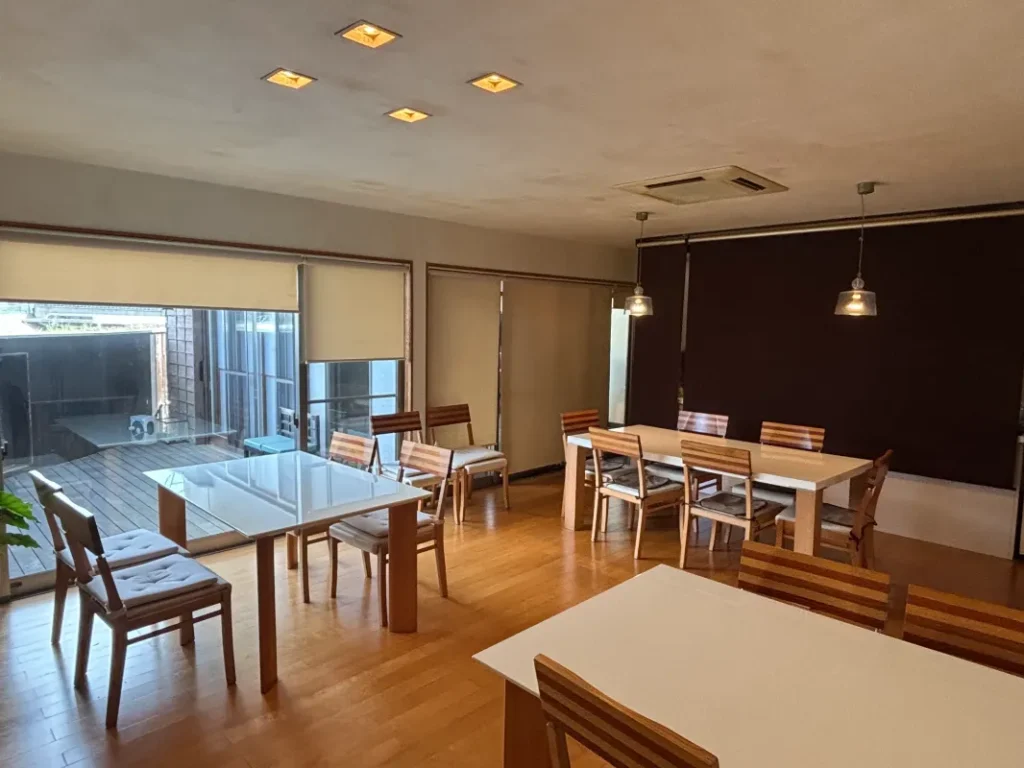 寛ぎダイニングかんばやしの店内1