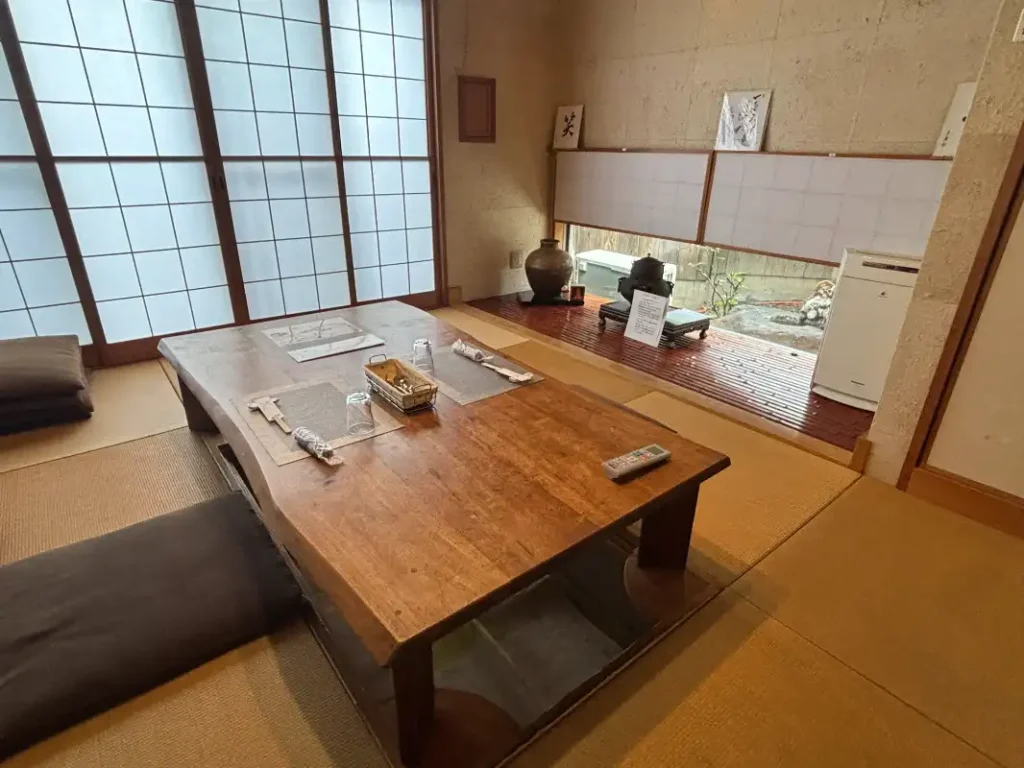 寛ぎダイニングかんばやしの店内2