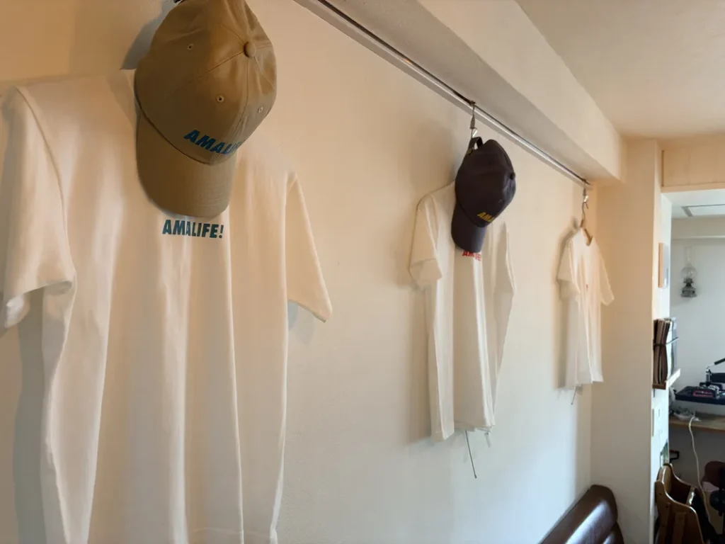 「パイナワーフ」のAMALIFE！Tシャツ