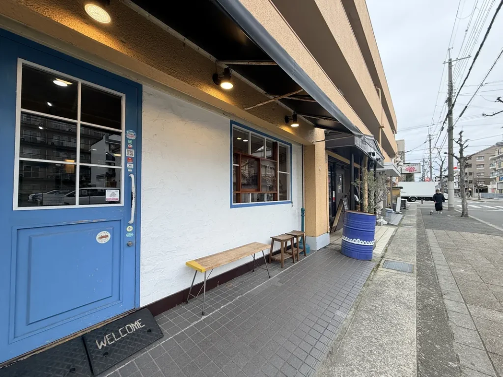 「パイナワーフ」の外観