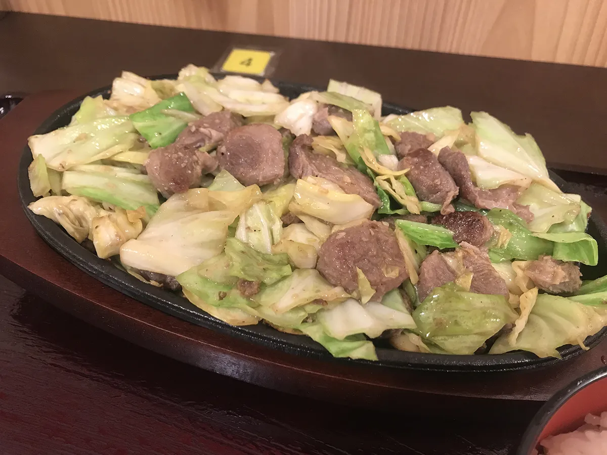 天保山チキンカツ定食（爆盛）、期間限定・梅田で食べる博多名物焼肉鉄板、箕面の住宅街の絶品蕎麦ほか【日替りランチ放浪記2026年2月第4週】
