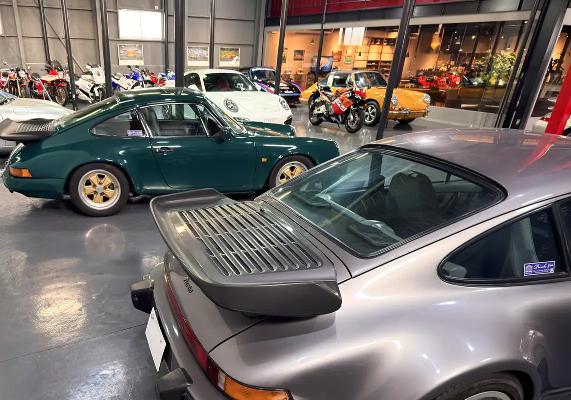 箕面のレンタカー＆レストラン「ポルシェゲート」　新旧ポルシェが借り放題!? 歴代の空冷911に乗れる!!