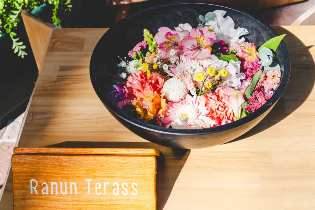 ラナンテラス　花手水