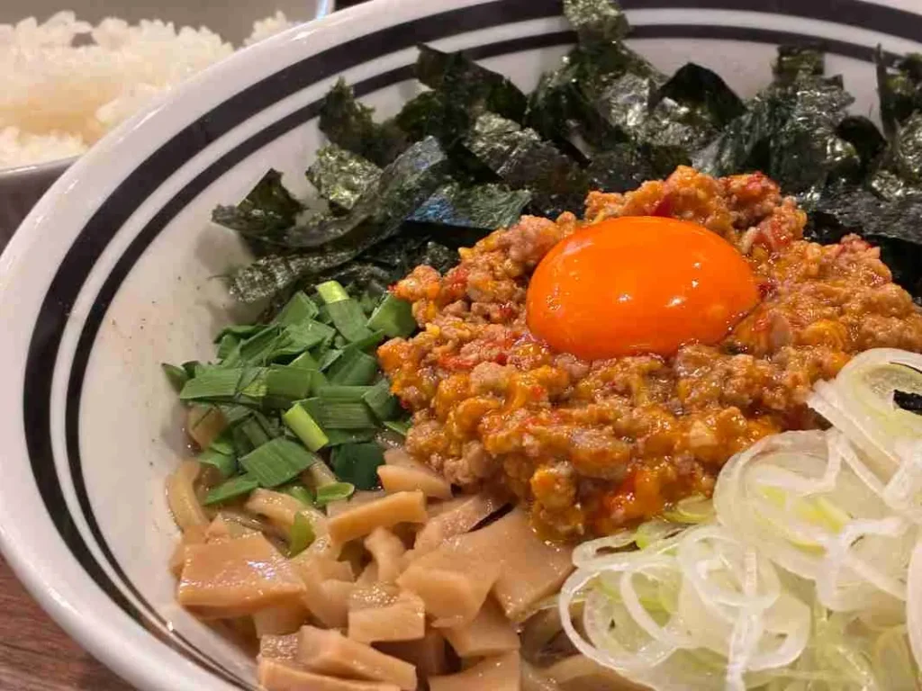 ロマン高槻店 半熟卵まぜそば