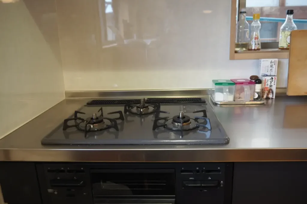 sasabaseの台所にあるガスコンロ