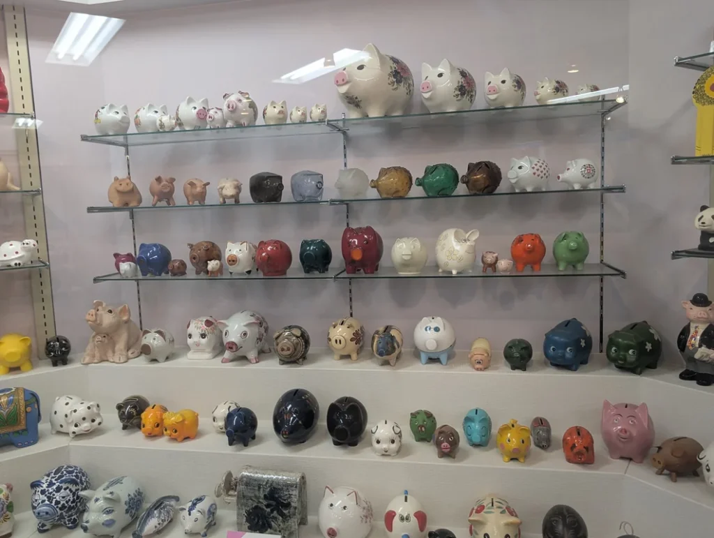 世界の貯金箱博物館　豚の貯金箱