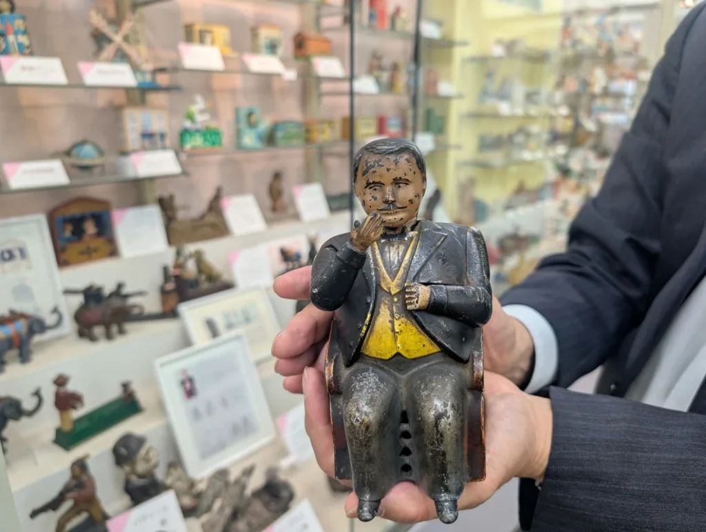 世界の貯金箱博物館　しかけ貯金箱２