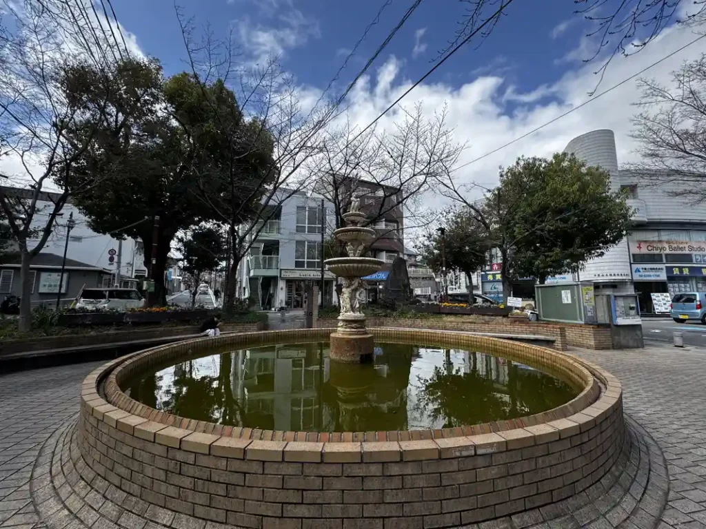 千里山桜まつりの千里山第一噴水会場