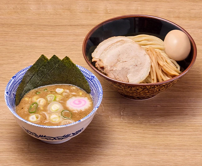 ＫＩＴＴＥ大阪のらーめん・つけめん店「舎鈴」 東京を代表する味を堪能