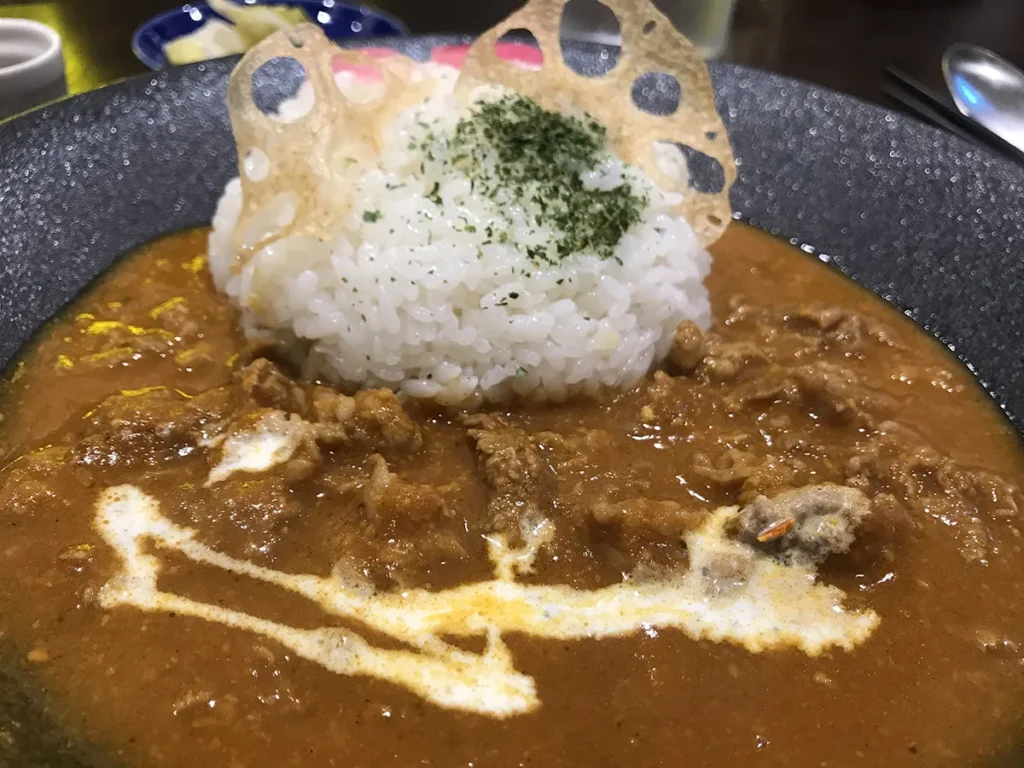 ワイン酒場すぱいすかりーShioya ビーフカレー