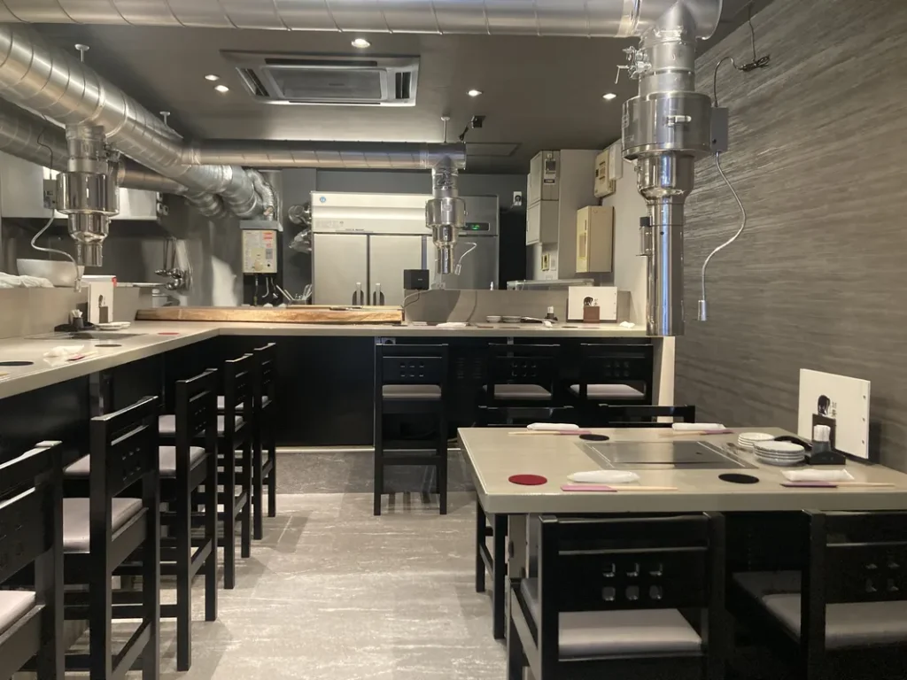 炭火焼肉 紫檀内観