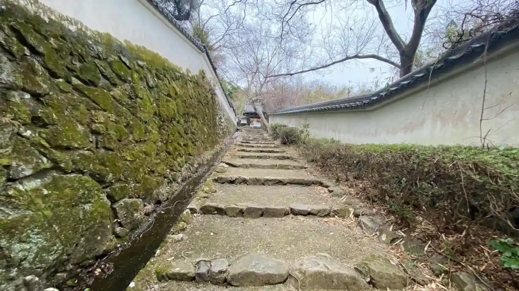 勝持寺への道