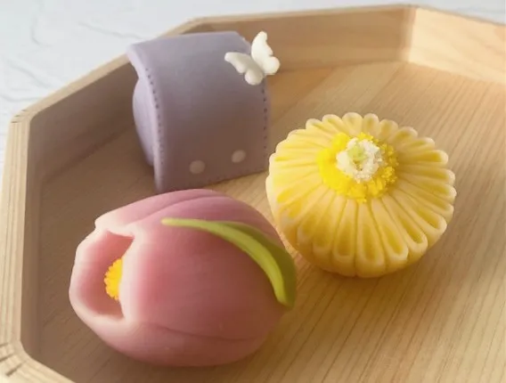 練り切り教室柚菓　ランドセルと花の練り切り