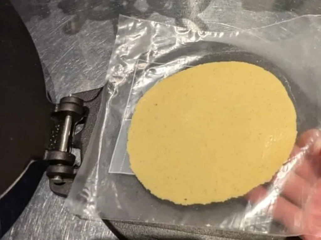 「太陽のタコス」のとうもろこしの生地