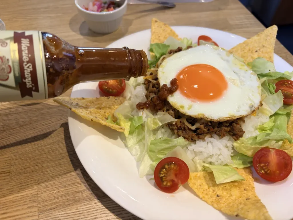 「太陽のタコス」のタコライス