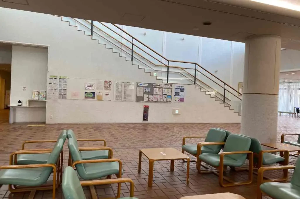 ウエスティの館内