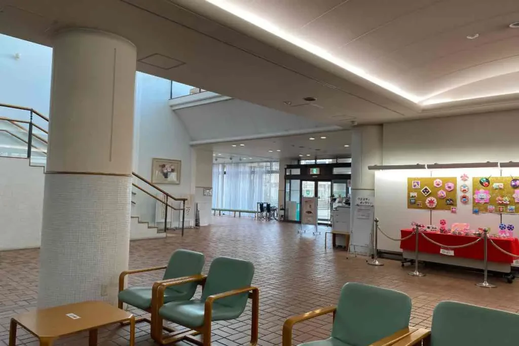 ウエスティの館内