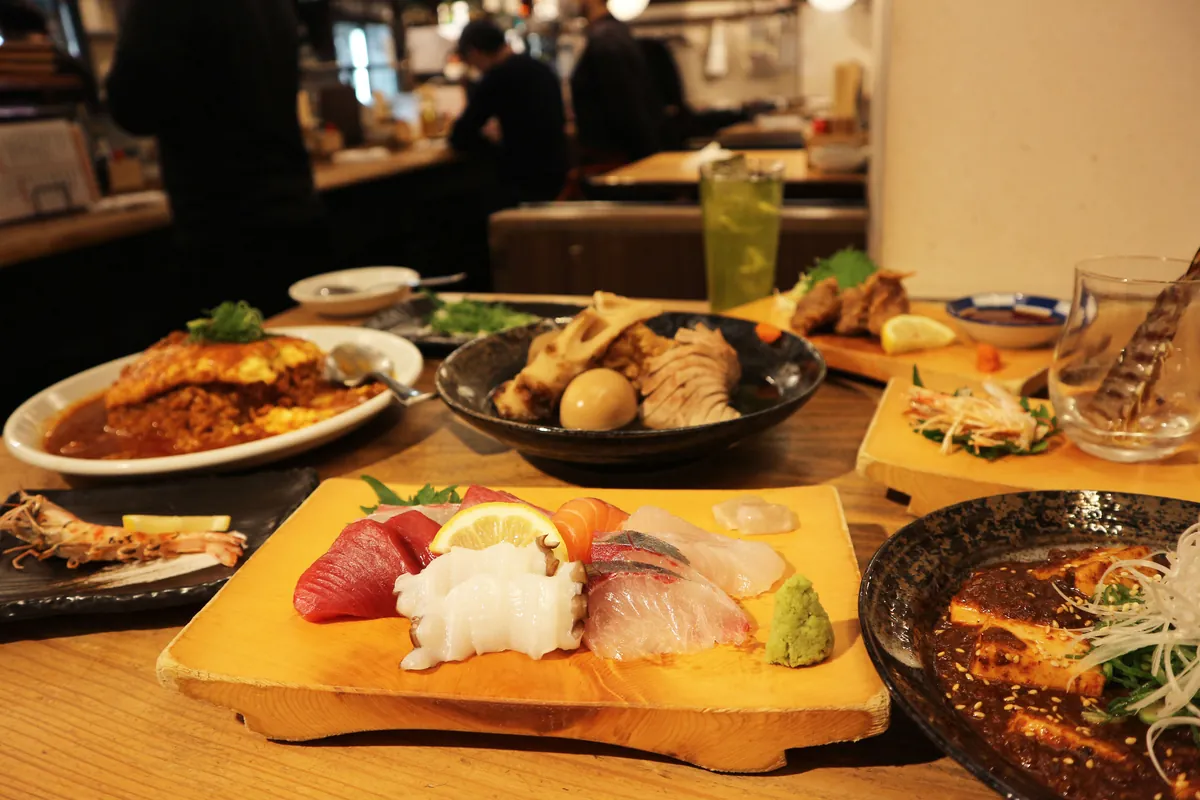 ホワイティ梅田で昼飲み満喫。人気酒場「酒処わすれな草」