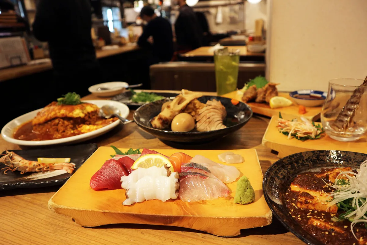 ホワイティ梅田で昼飲み満喫。人気酒場「酒処わすれな草」