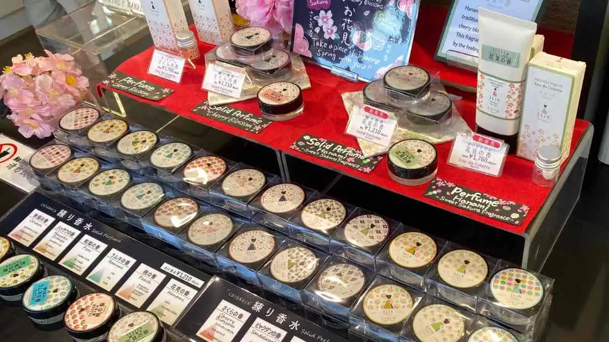 嵐山で見つける春の京土産「よしとよ」ーさくらの香り練り香水ー