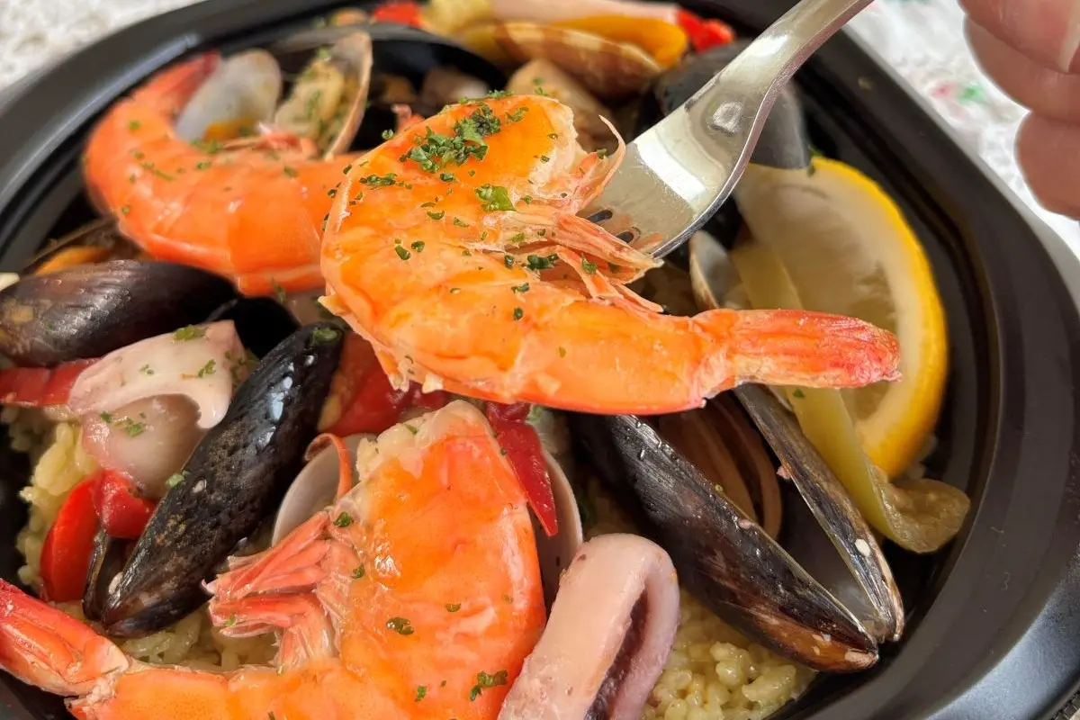 箕面 桜井｜具だくさんでご飯が見えないパエリアの実食レポ｜噂のおそうざい屋「よつば」を徹底解説