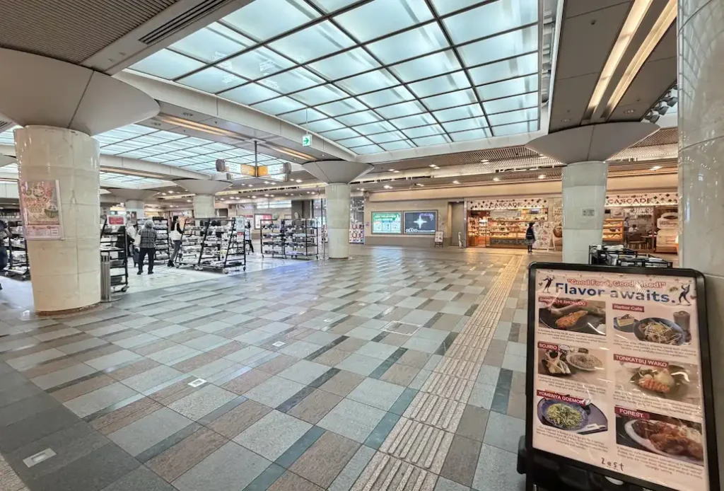 ゼスト御池河原町広場の外観