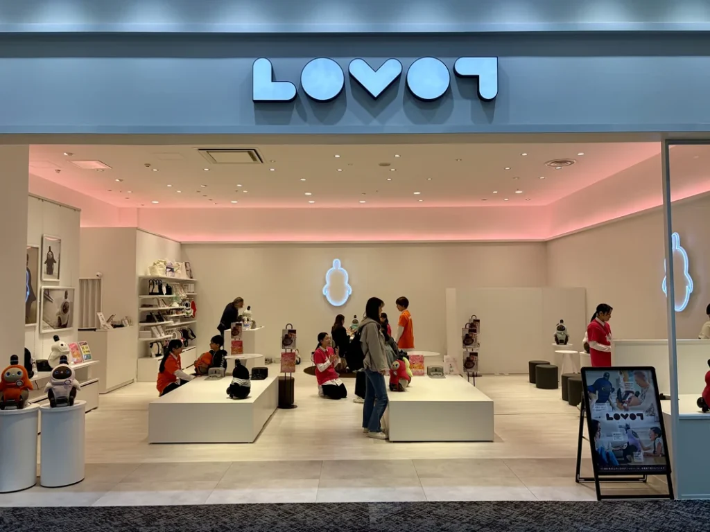 LOVOT 外観