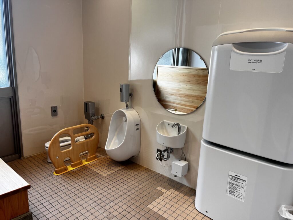 グリーンハウス内子どもトイレ