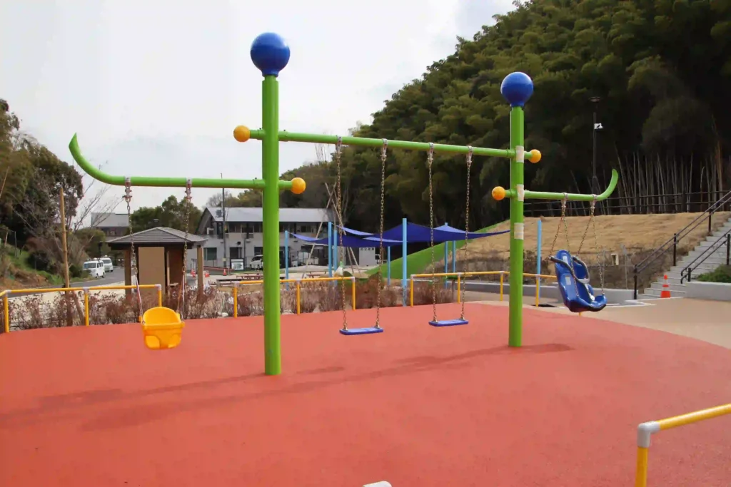 西山公園　ブランコ