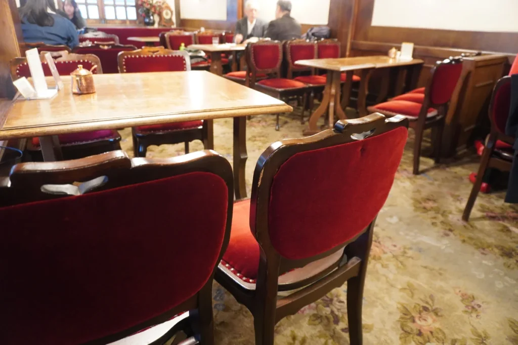 カフェ・ド・ユニーク 内観