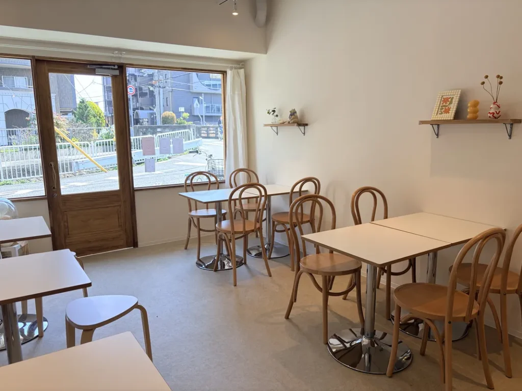 「chibicafe」店内
