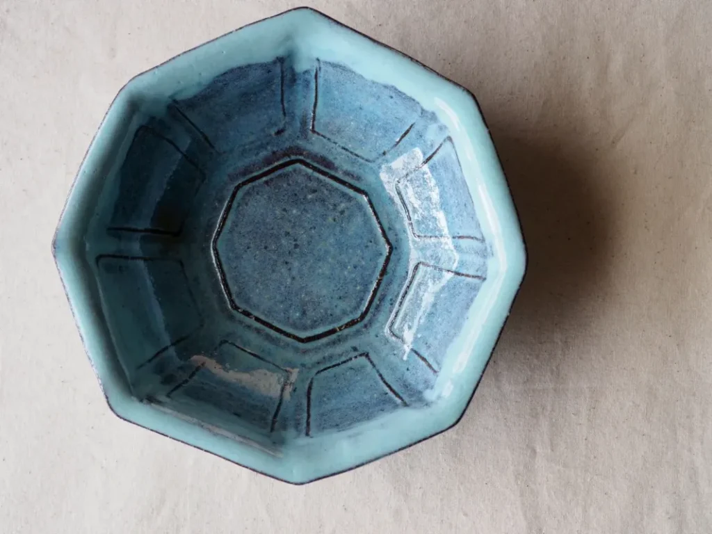 ゆーりさん作の青い八角皿