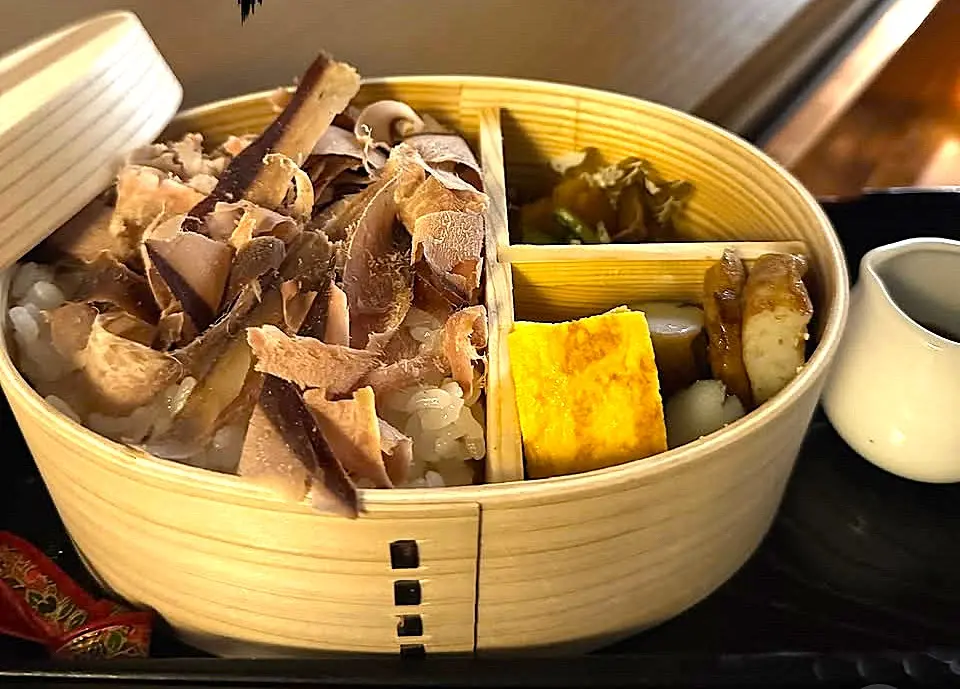 瞑茶茶房千露利　曲げわっぱ弁当