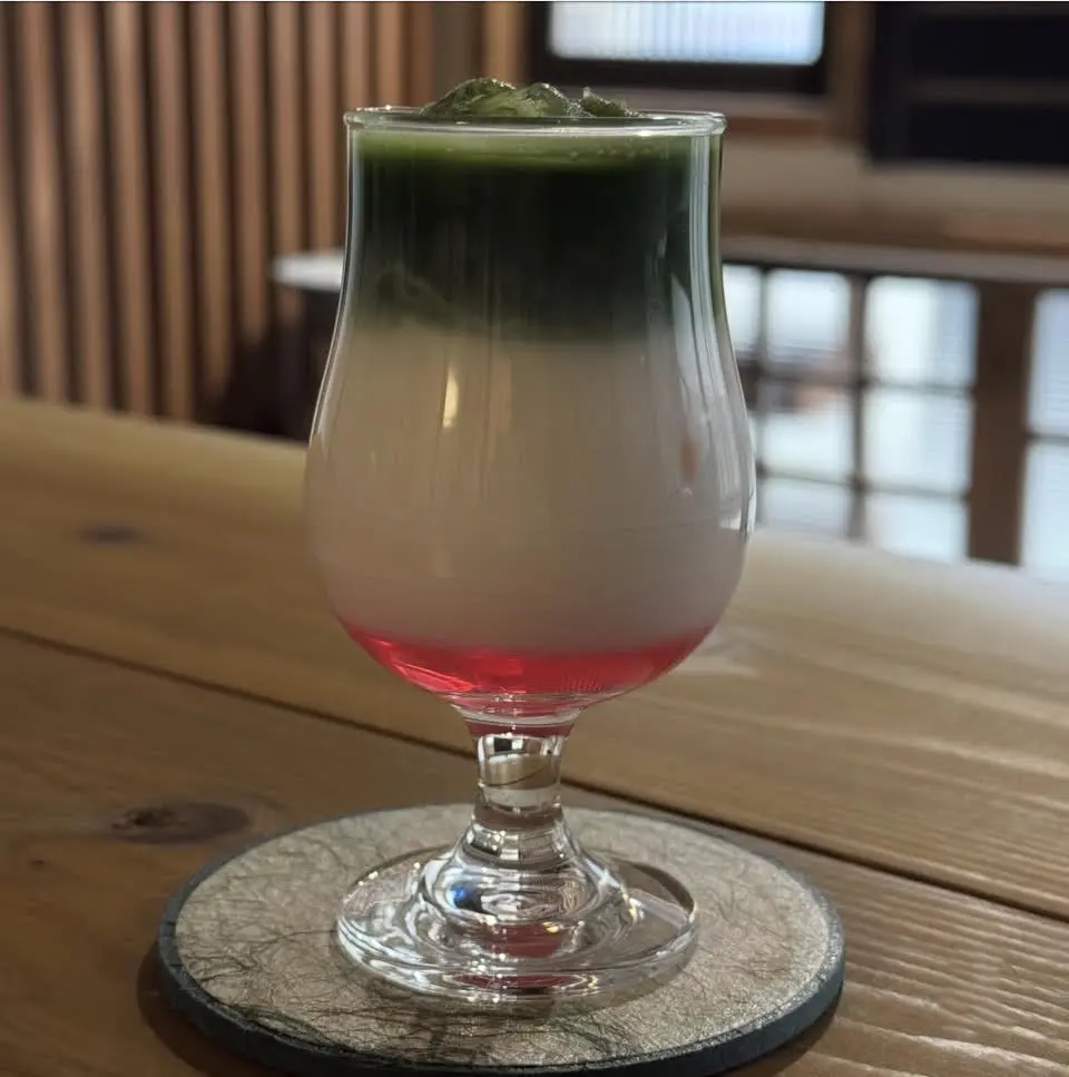 瞑茶茶房千露利　抹茶ラテ