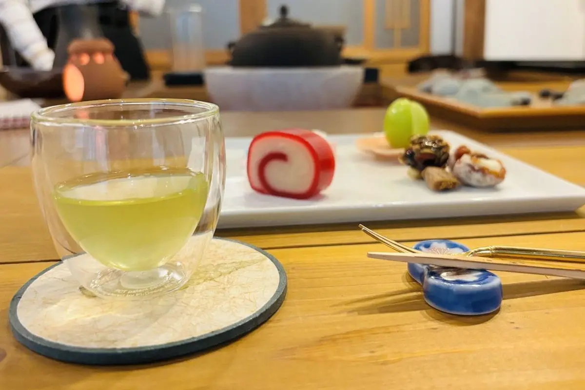 箕面 桜井｜枯山水をつくり、日本茶でいっぷく｜心を整える和カフェを徹底取材