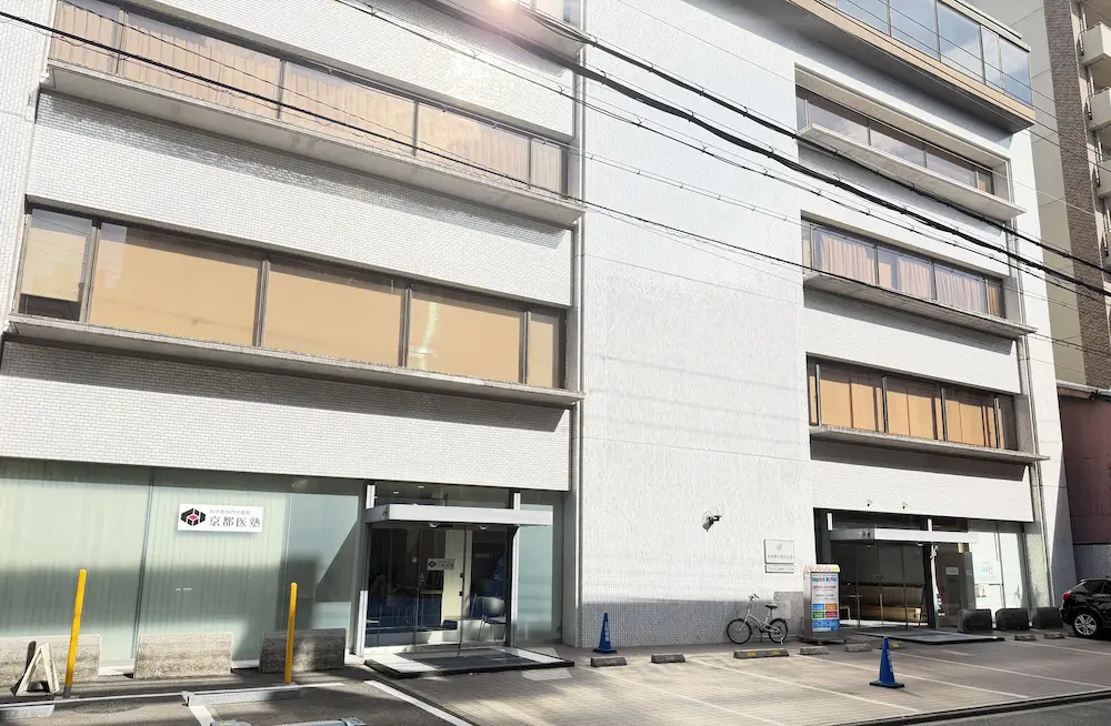 English Buffetのビルの外観