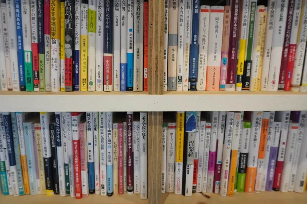 ふるえる書庫　本棚５